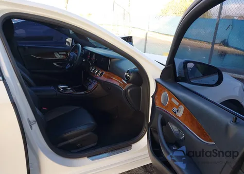 2019 Mercedes-Benz E 300 из США, поврежденный, VIN WDDZF4JBXKA580776